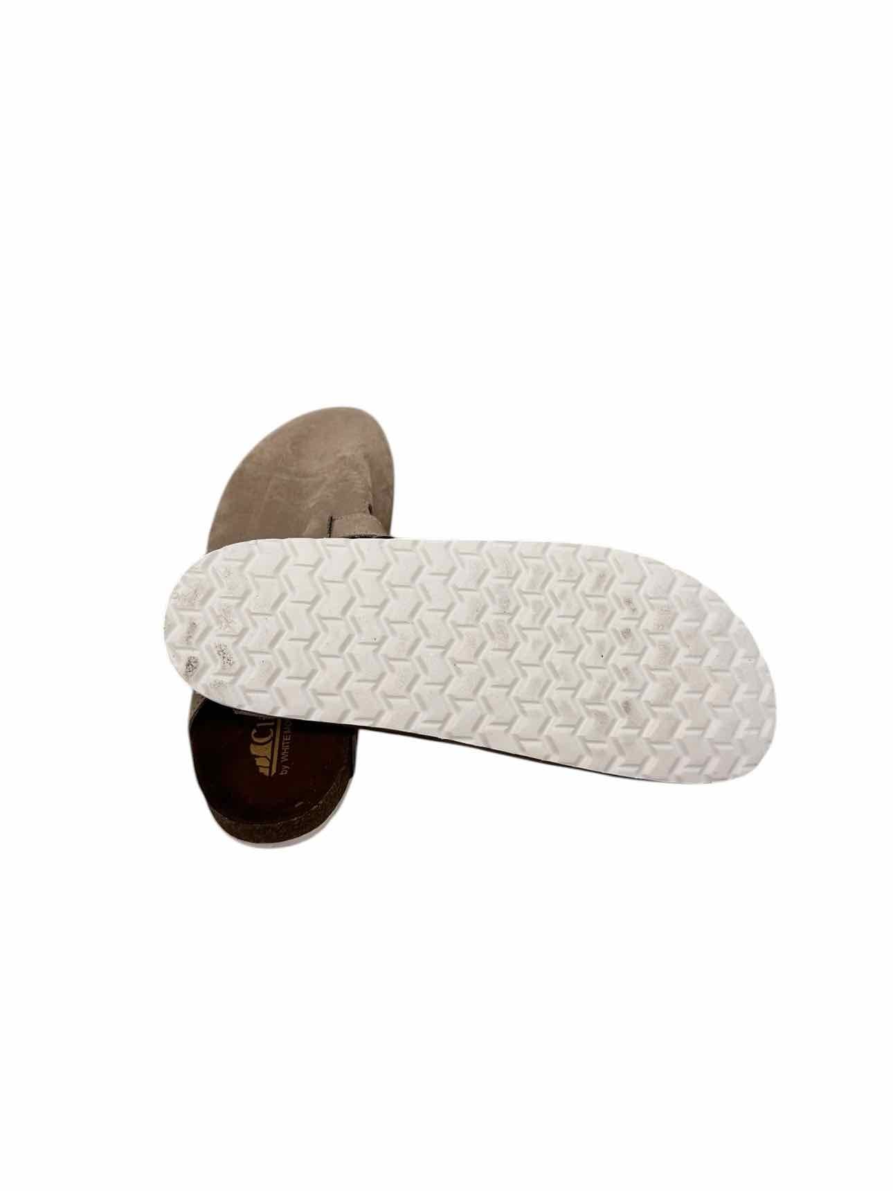 Cliffs Beige Clogs Shoe Size 9 **NEW**