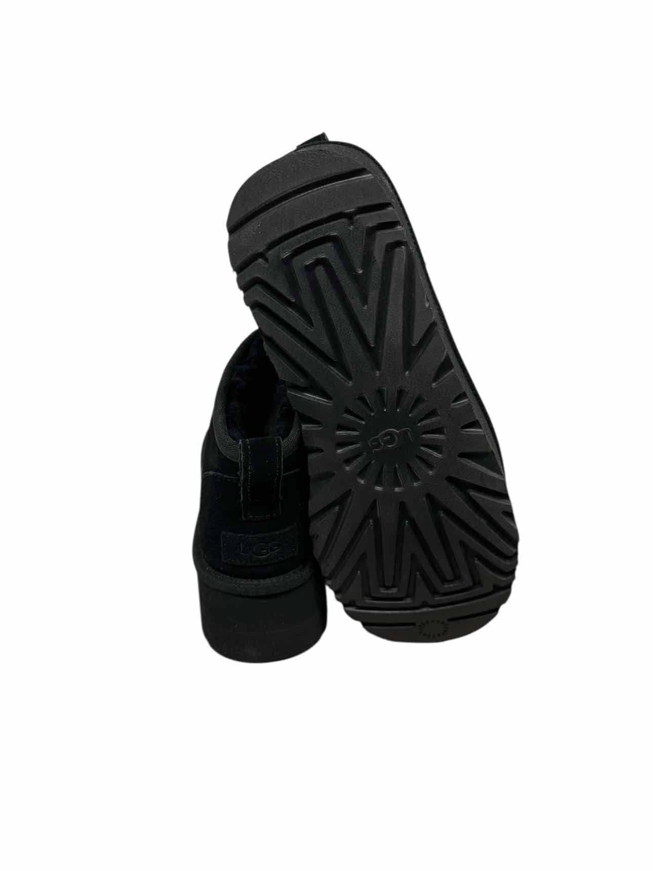 Ugg Black Ultra Mini Platform Shoe Size 9 **NEW**