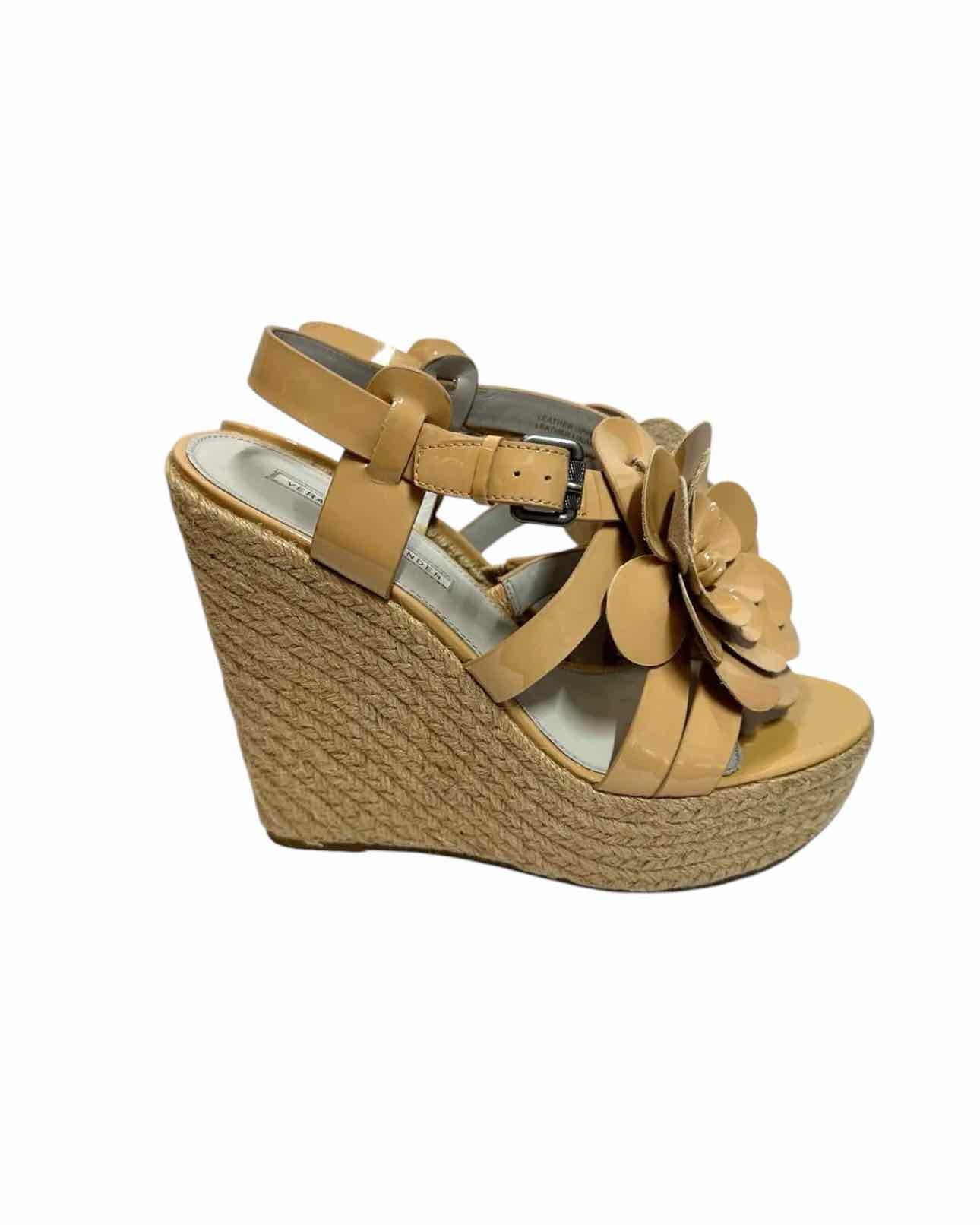 Vera Wang Lavender Penny Tan Wedge Size 9