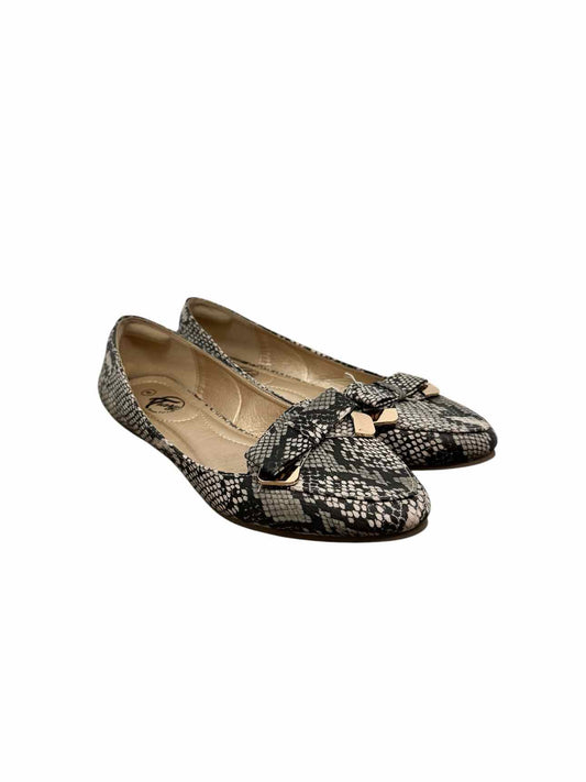 Trary Beige Shoe Size 8 Flats