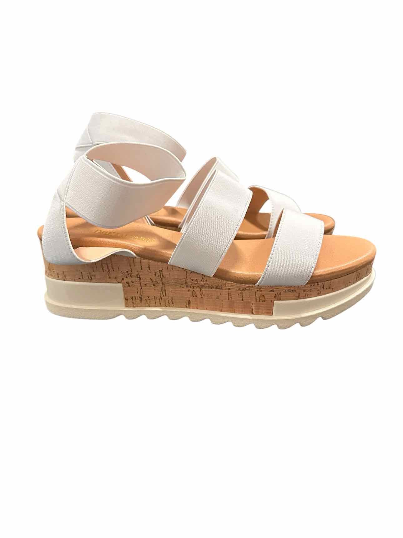 Dream Pairs White Shoe Size 8 Sandals**NEW**