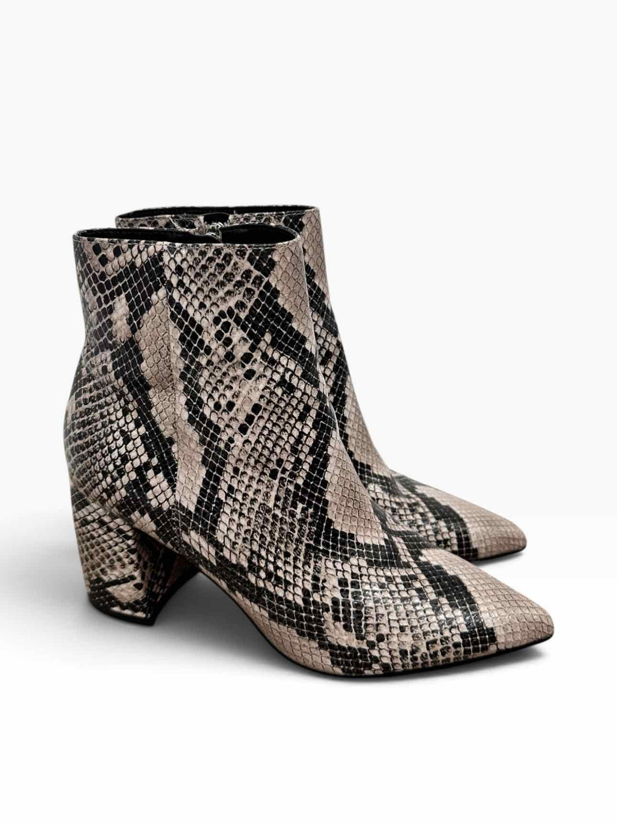 Marc Fisher Gray Shoe Size 6 Bootie