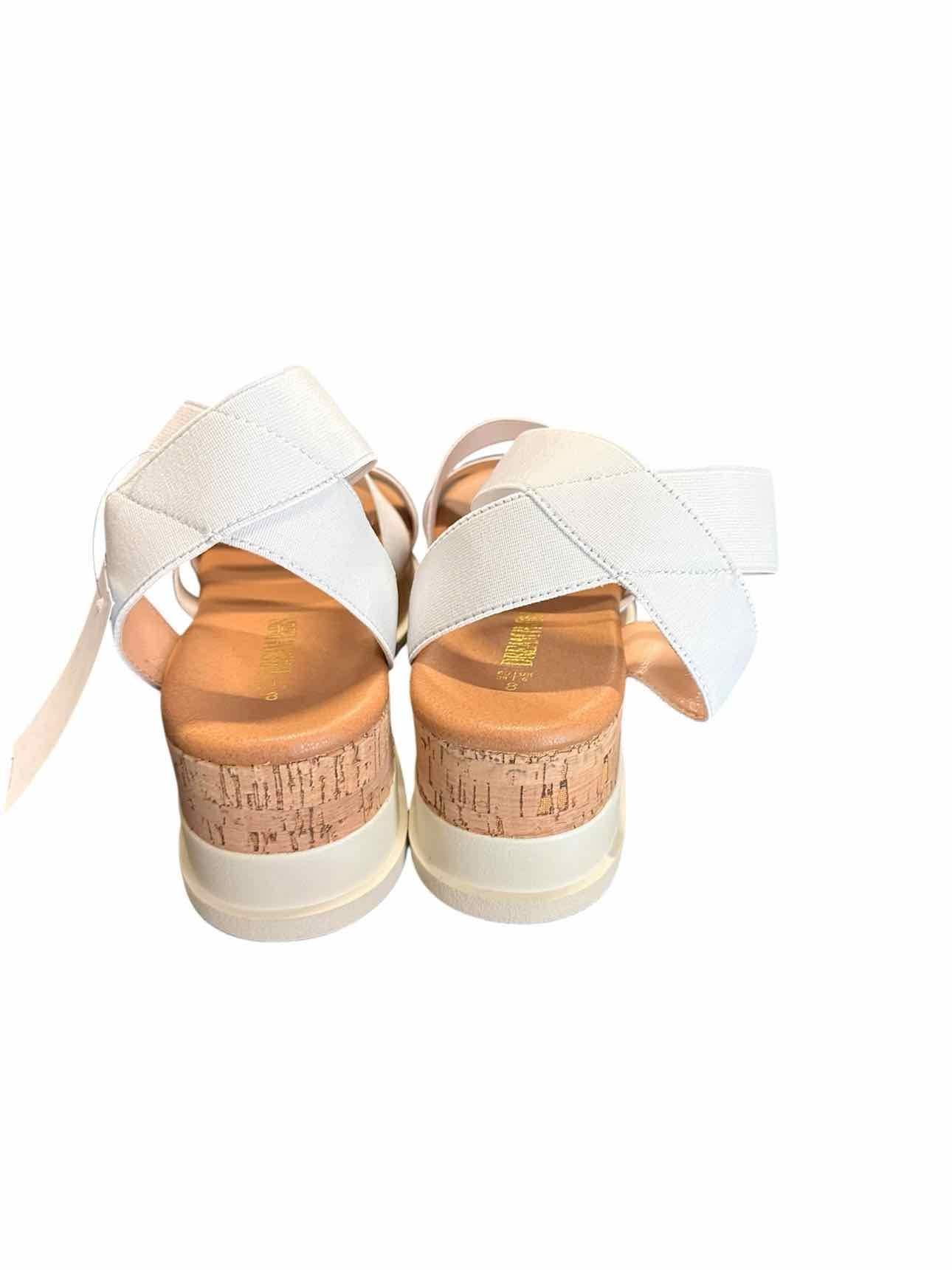 Dream Pairs White Shoe Size 7.5 Sandals **NEW**