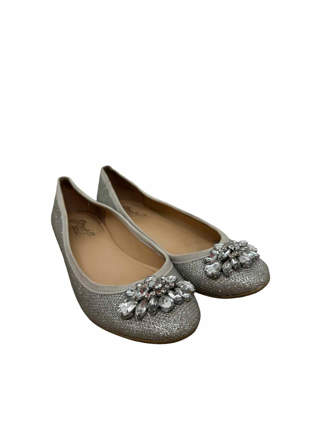 Badgley Mischka Silver Flats SIZE 6.5