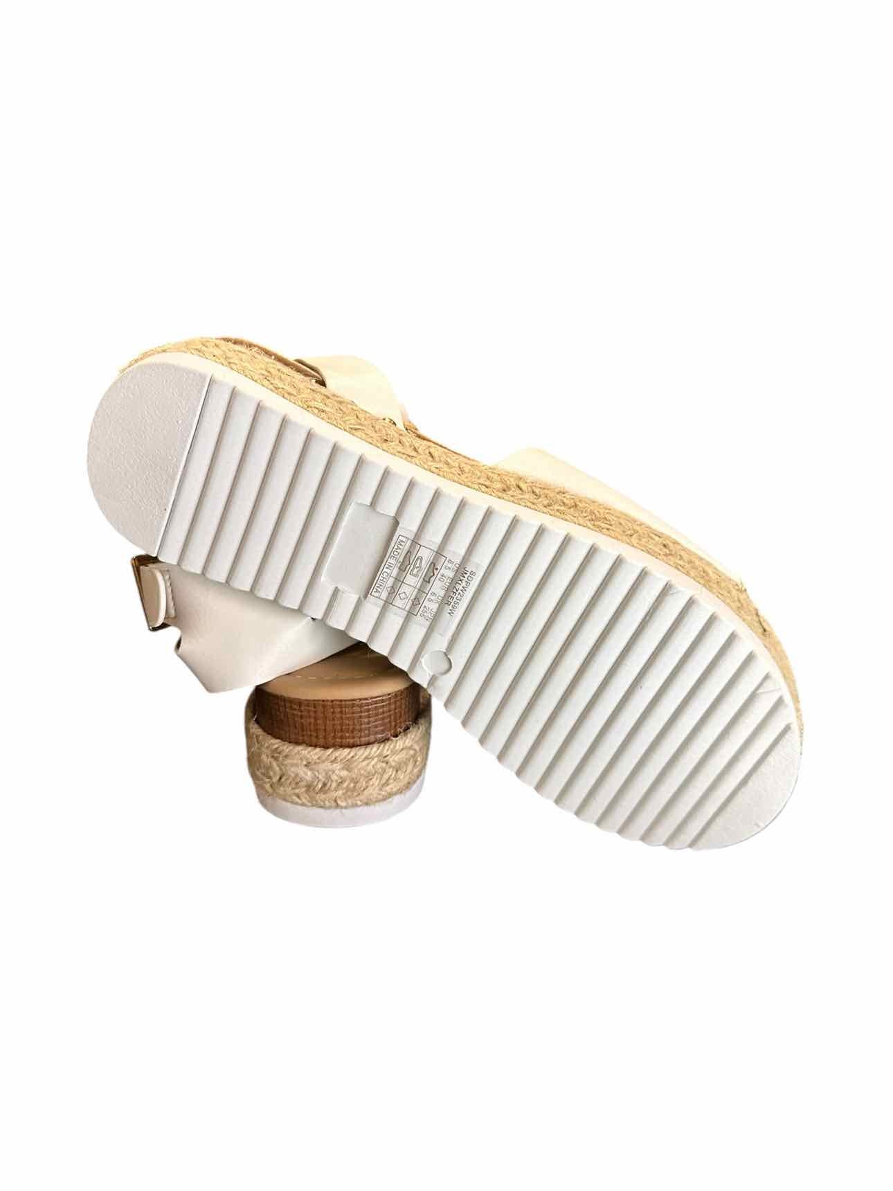 Dream Pairs White Shoe Size 8 Sandals **NEW**