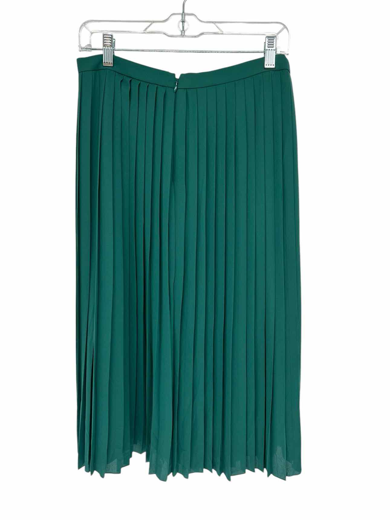 J. Crew Green Skirt Size 8 **NEW**