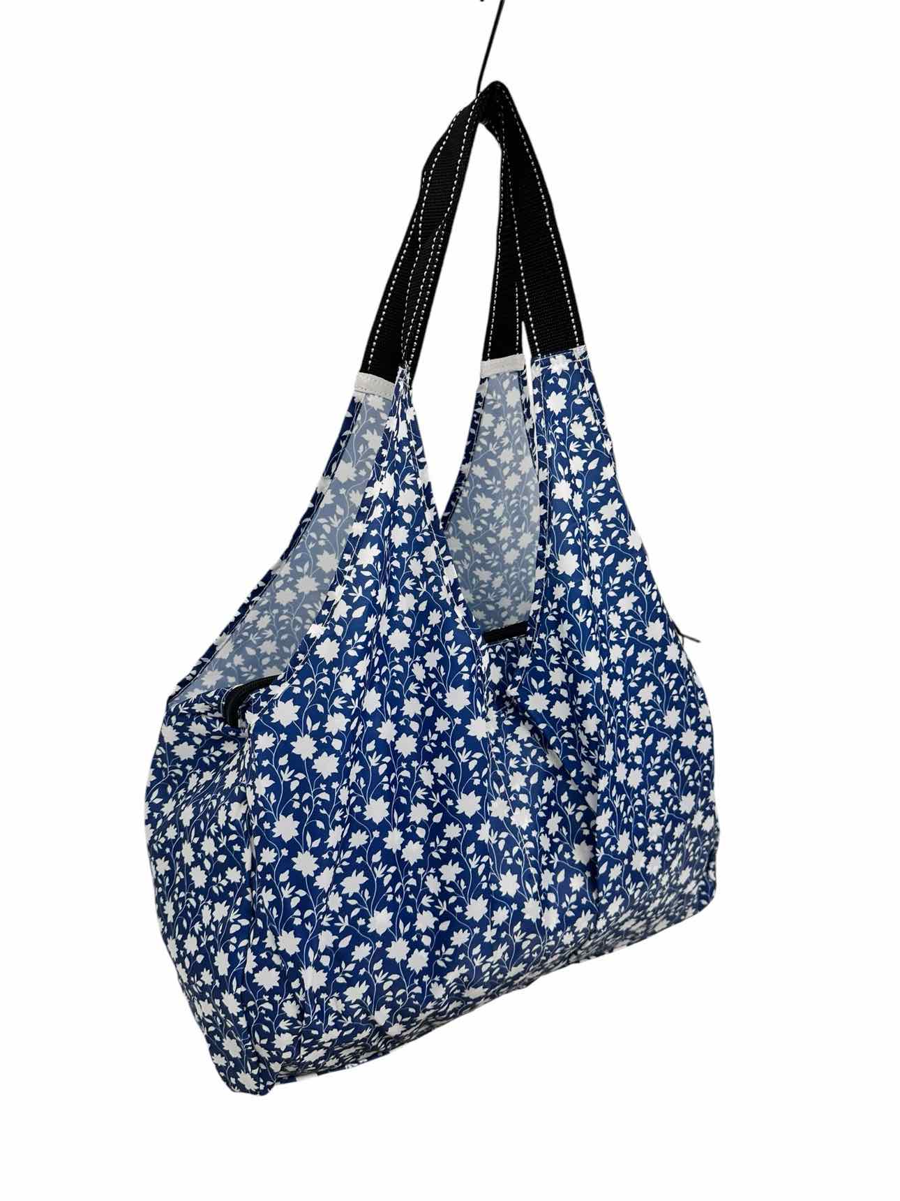 Scout Going Places Medium Tote w/ Pouch  **NEW**