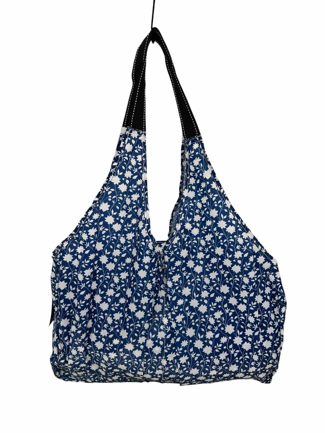 Scout Going Places Medium Tote w/ Pouch  **NEW**