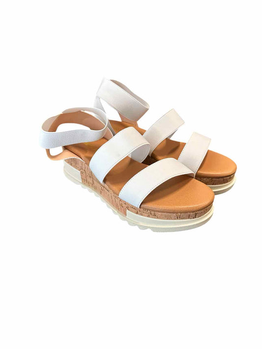 Dream Pairs White Shoe Size 7.5 Sandals **NEW**
