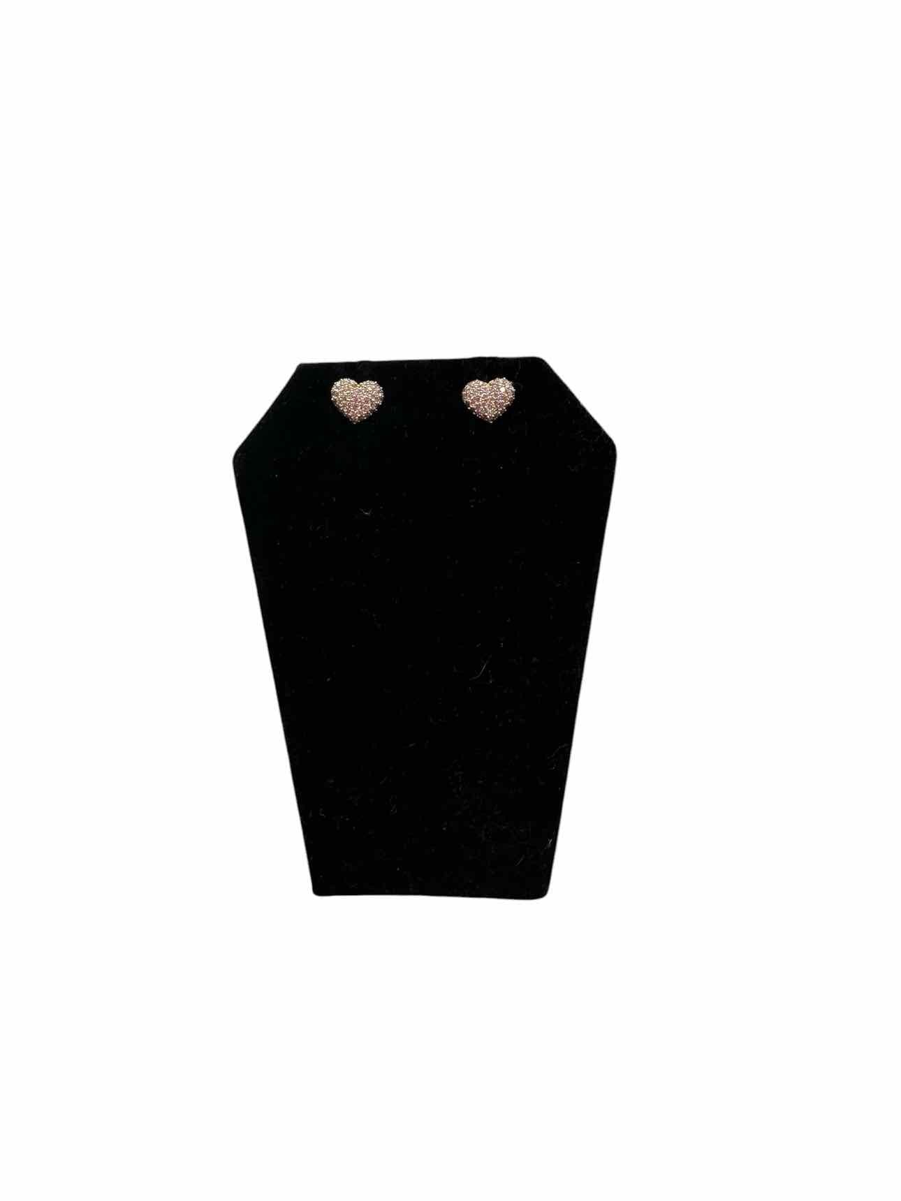 41 Hawthorn Petit Pave Heart Studs Earrings
