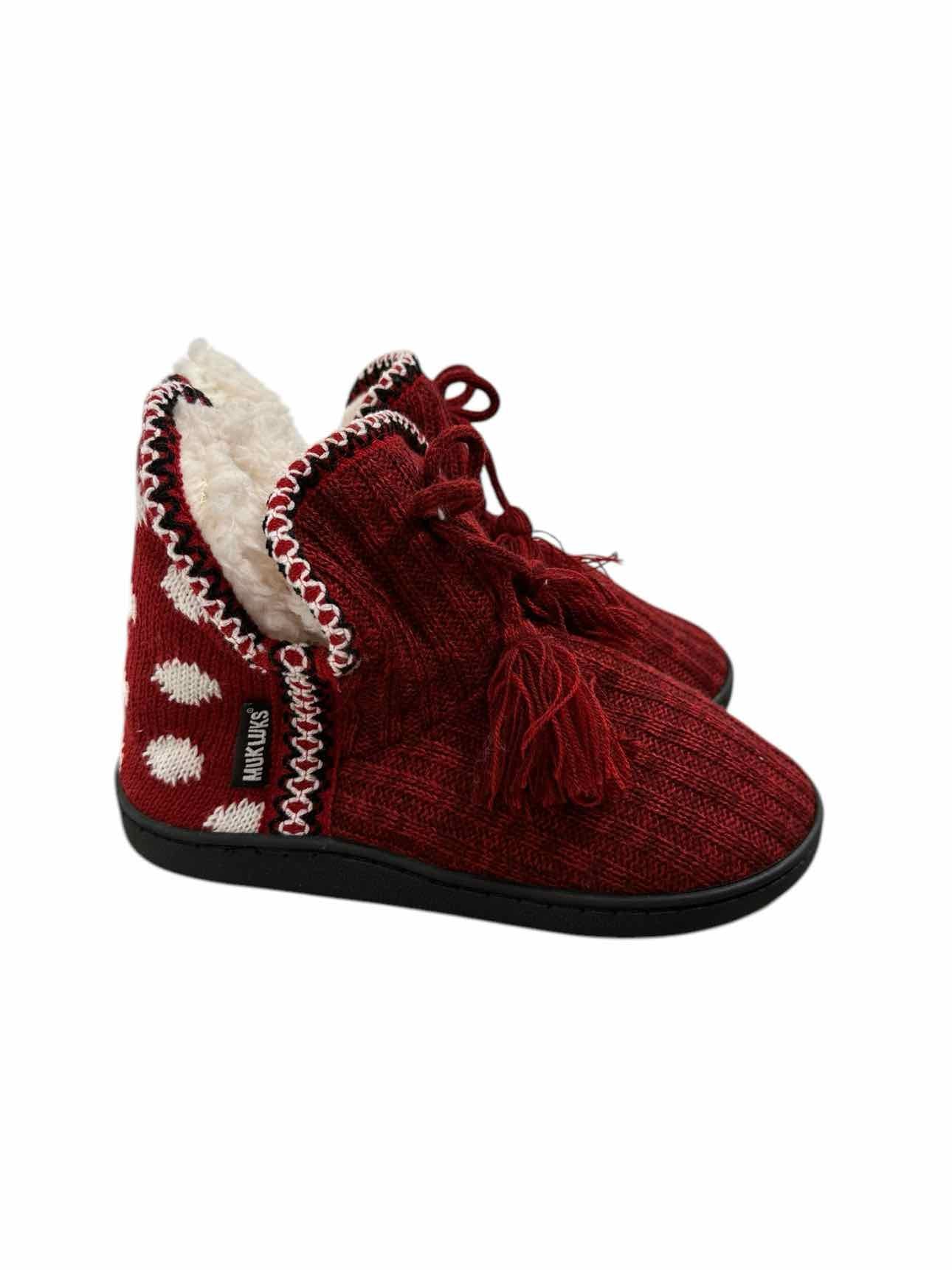 Muk Luks Red Shoe Size 5-6 Slippers **NEW**