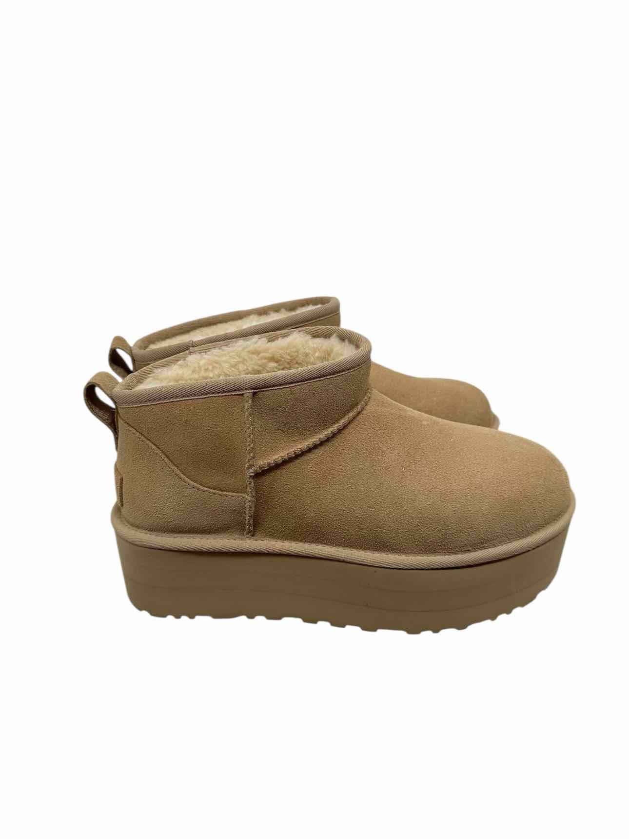 Ugg Beige Ultra Mini Platform Shoe Size 9 **NEW**