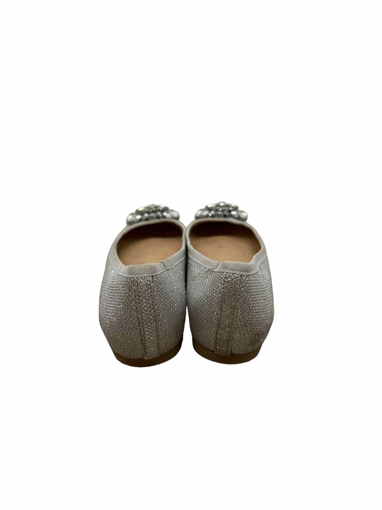 Badgley Mischka Silver Flats SIZE 6.5