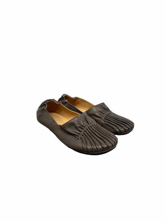 Chocolat Blu Vic Pleated Gray Flats Shoe Size 7