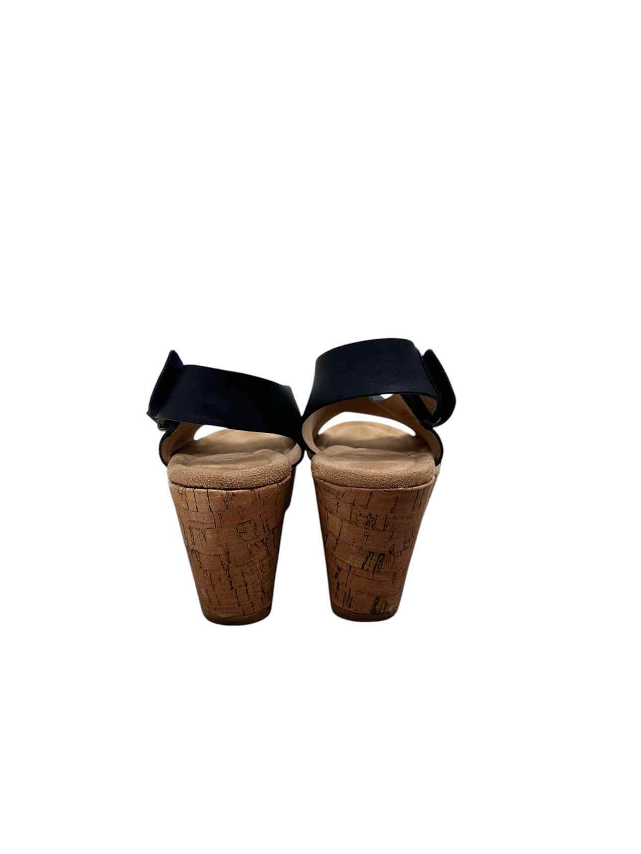 CL By Laundry Navy Shoe Size 9 Sandals