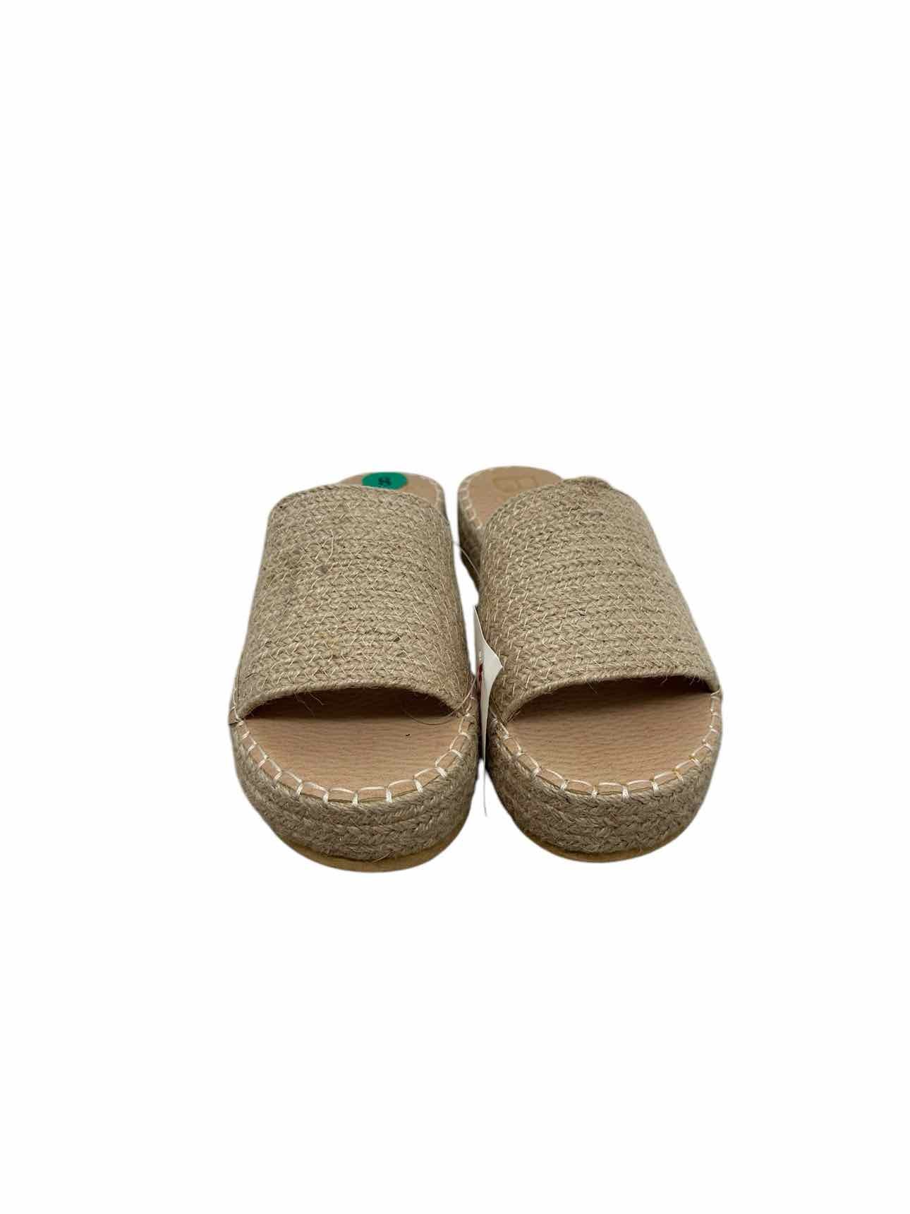 Beach By Matisse Beige Shoe Size 8 Sandals **NEW**
