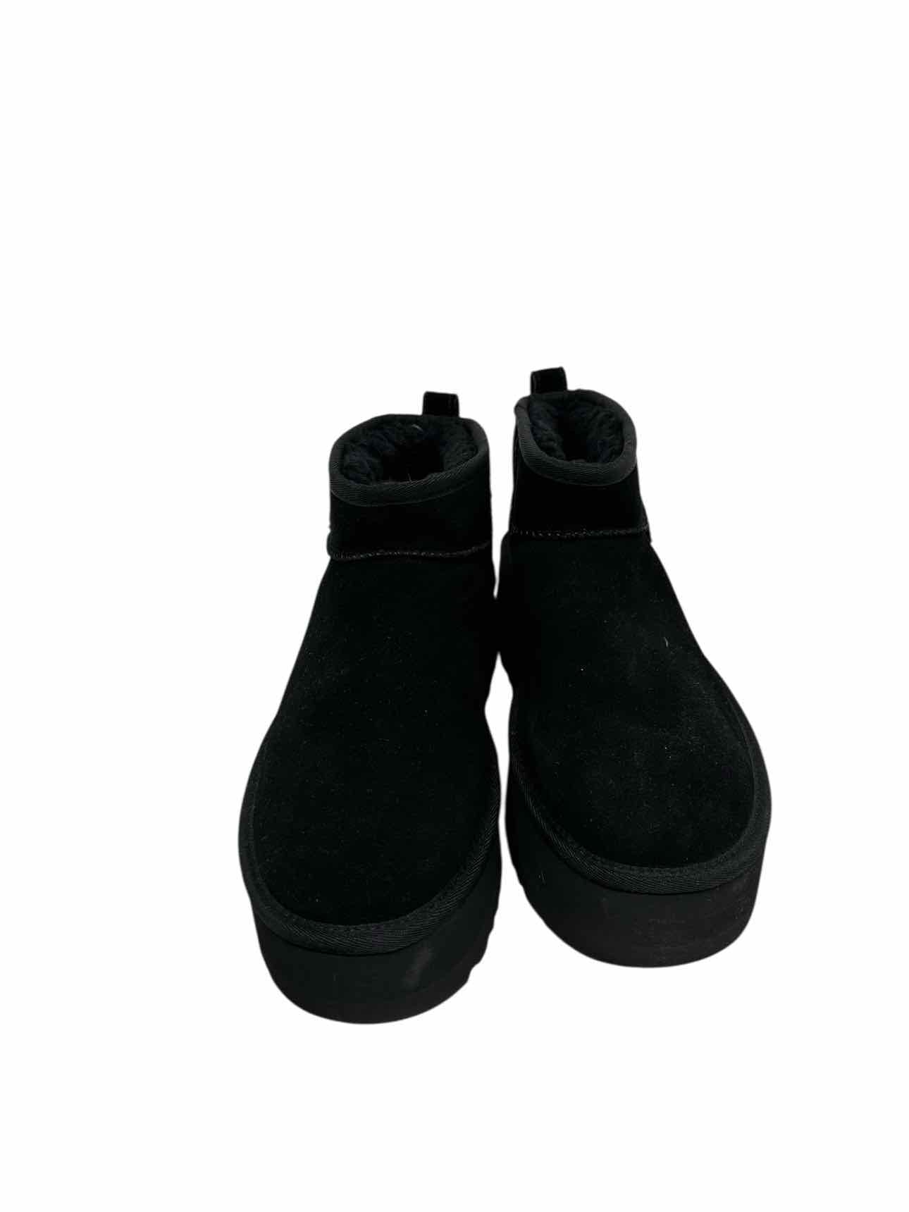 Ugg Black Ultra Mini Platform Shoe Size 9 **NEW**
