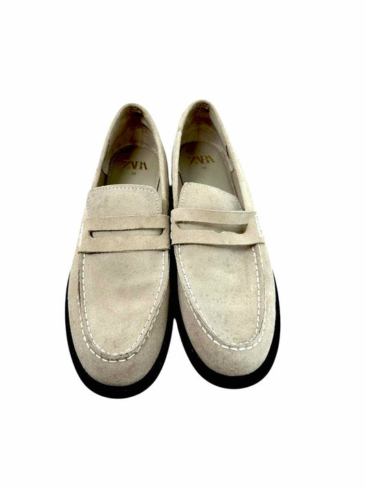 Zara Beige Shoe Size 8.5 Loafers