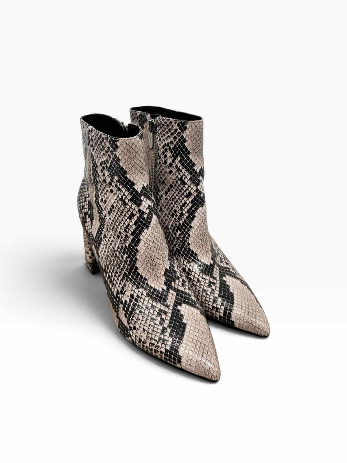 Marc Fisher Gray Shoe Size 6 Bootie
