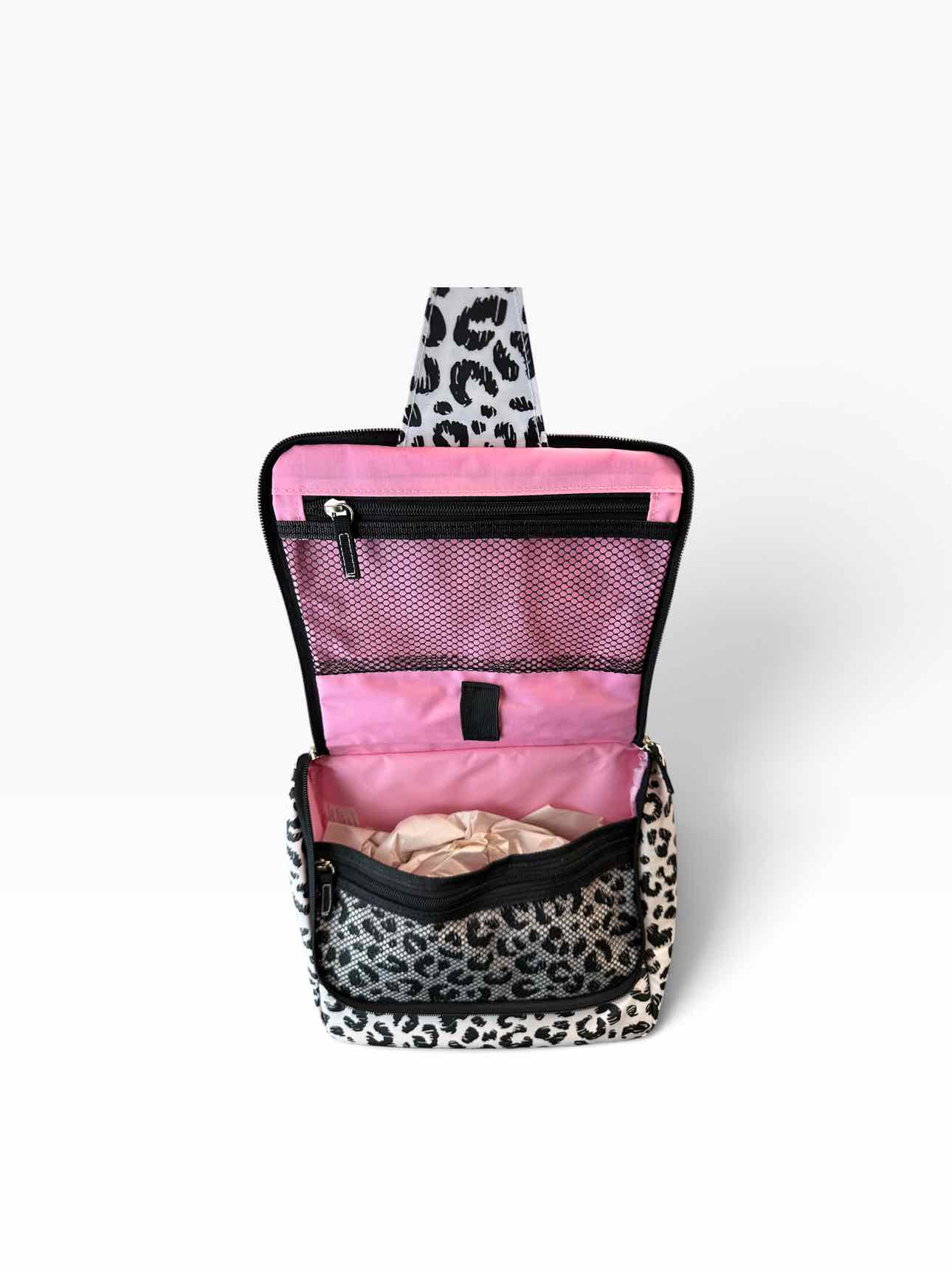 Scout Beauty Gordito Hanging Toiletry Bag  **NEW**