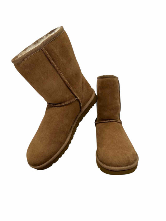 Ugg Classic Short II Tan Boots Shoe Size 9 **NEW**