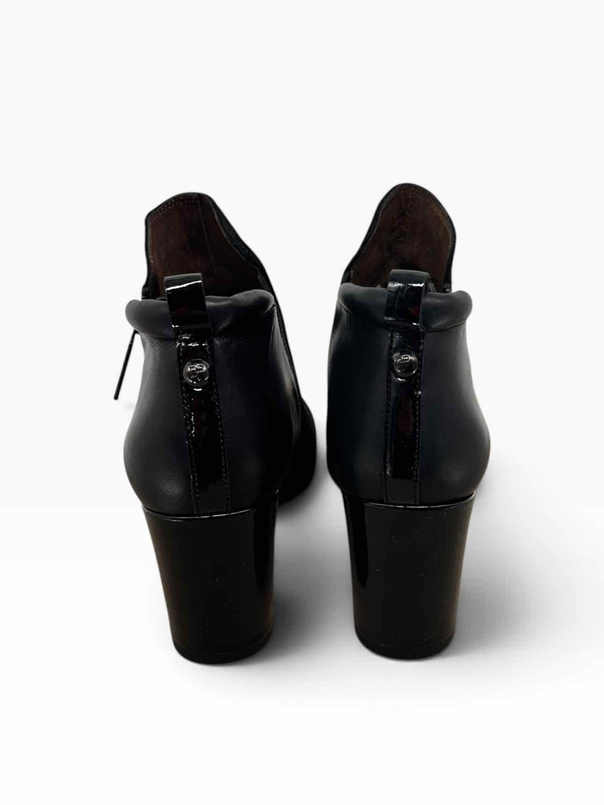 Donald Pliner Coralie Black Bootie Shoe Size 8 **NEW**
