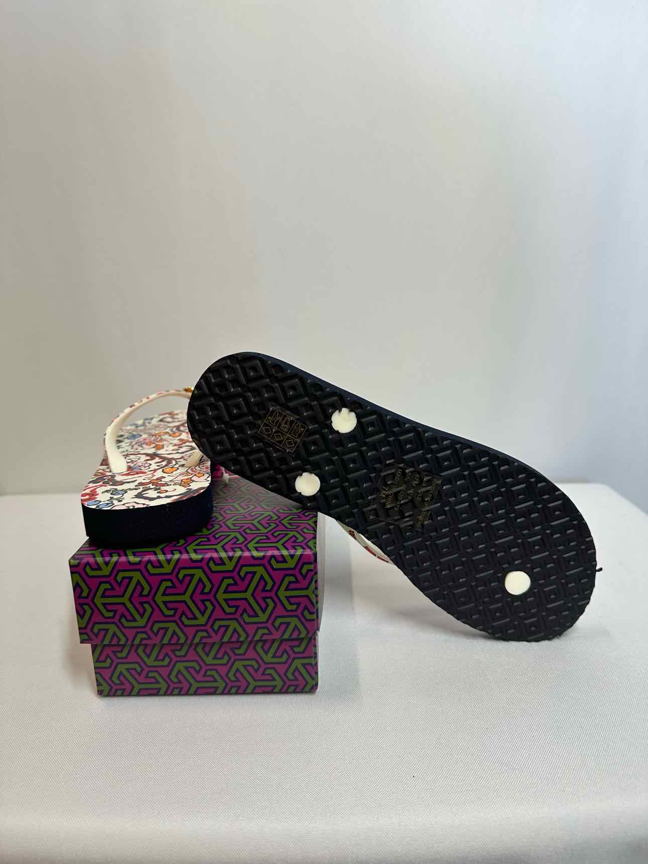 Tory Burch Multi-Color Shoe Size 7 Flip Flops