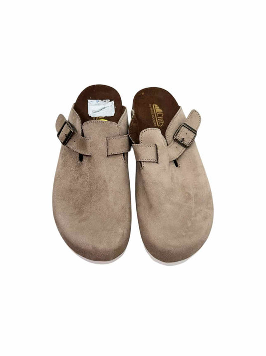 Cliffs Beige Clogs Shoe Size 9 **NEW**