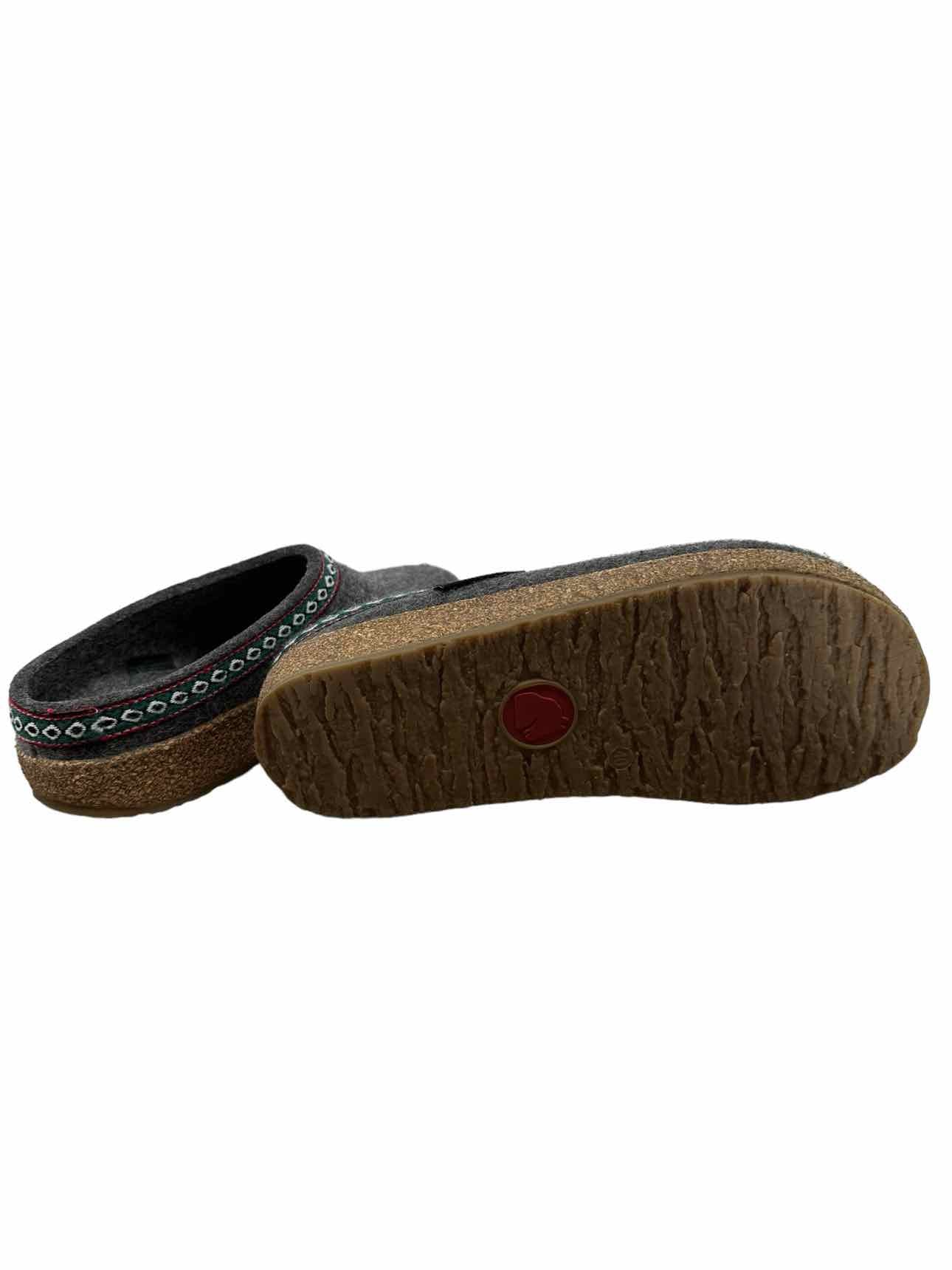 Halflinger Grizzly Classic Slippers Size 9