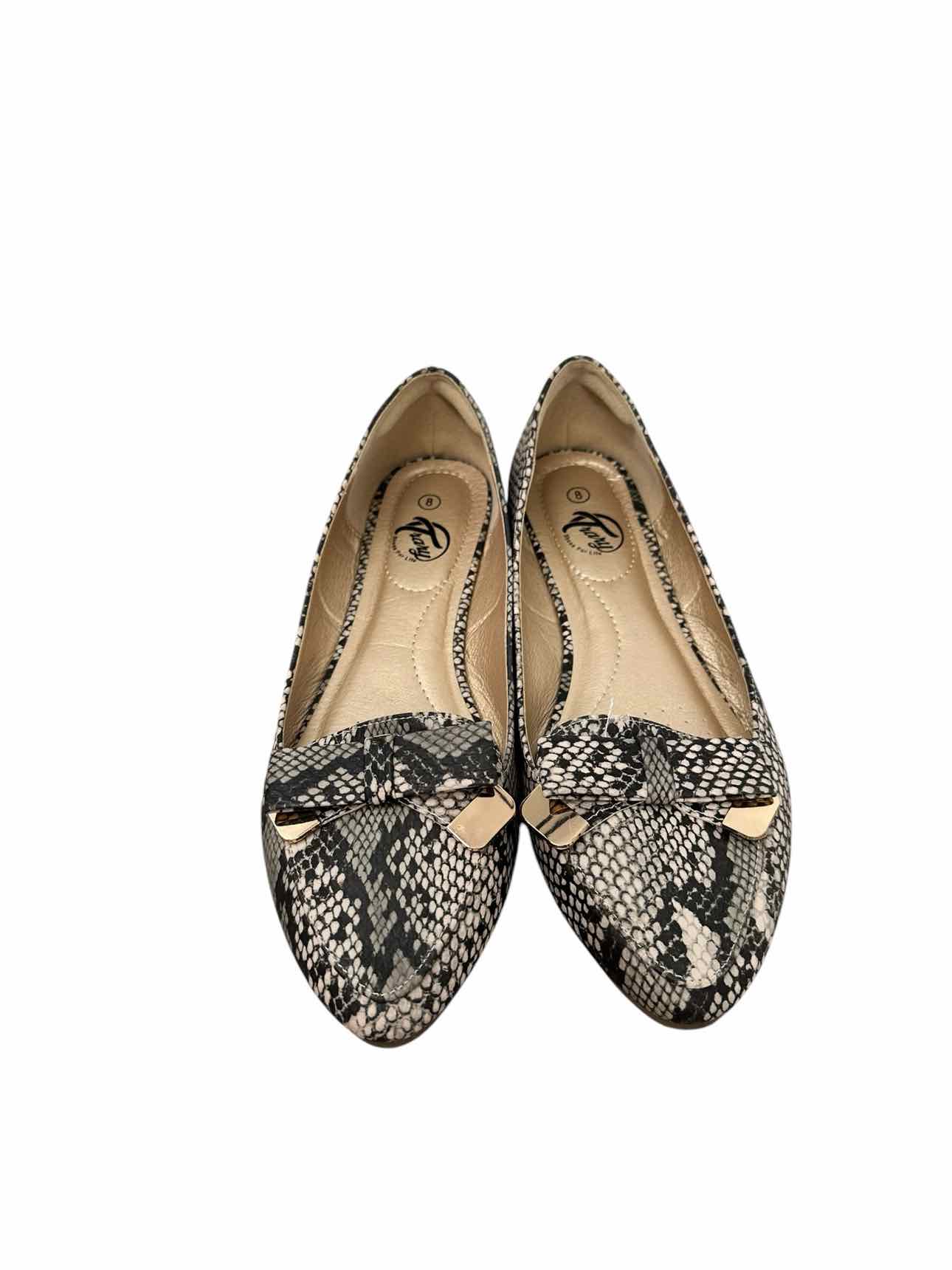 Trary Beige Shoe Size 8 Flats