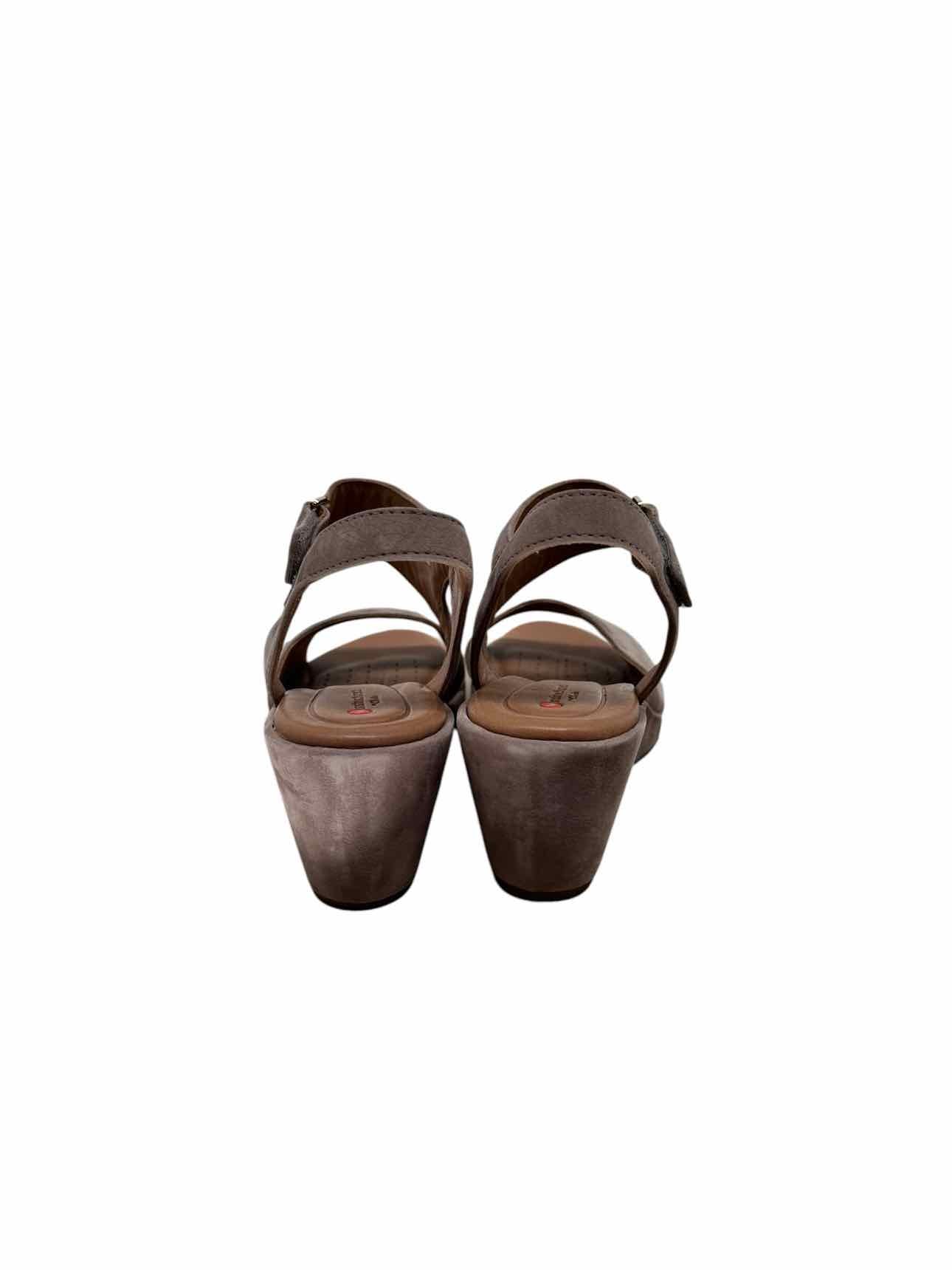 Clarks Plaza Sling Wedge Shoe Size 7.5 **NEW**