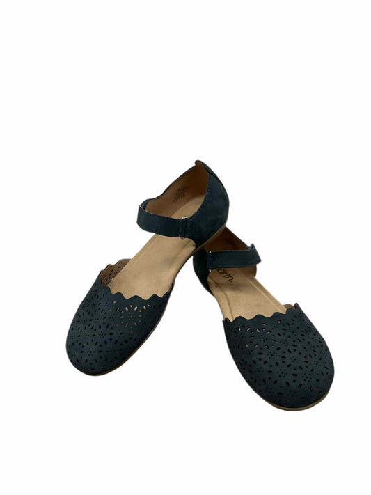 Earth Brynn Perforated Mary Janes Navy Shoe Size 7