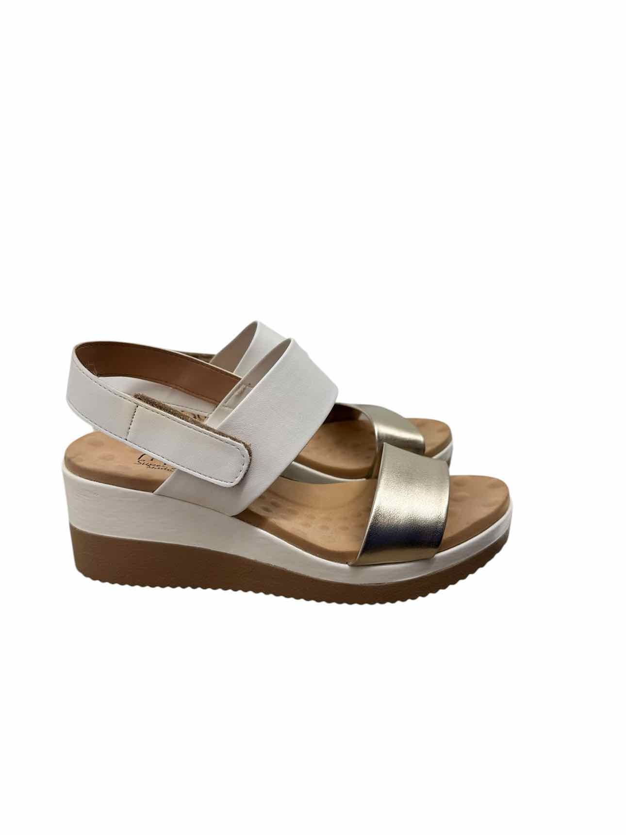 Malu Gold Shoe Wedge Sandals Size 7