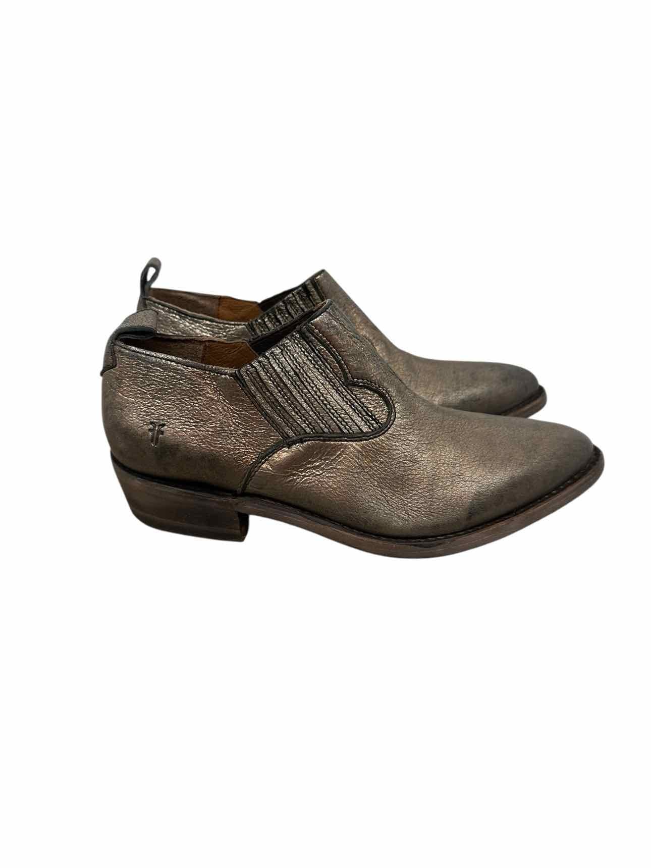 Frye Billy Shootie  in Golden Silver **NEW**