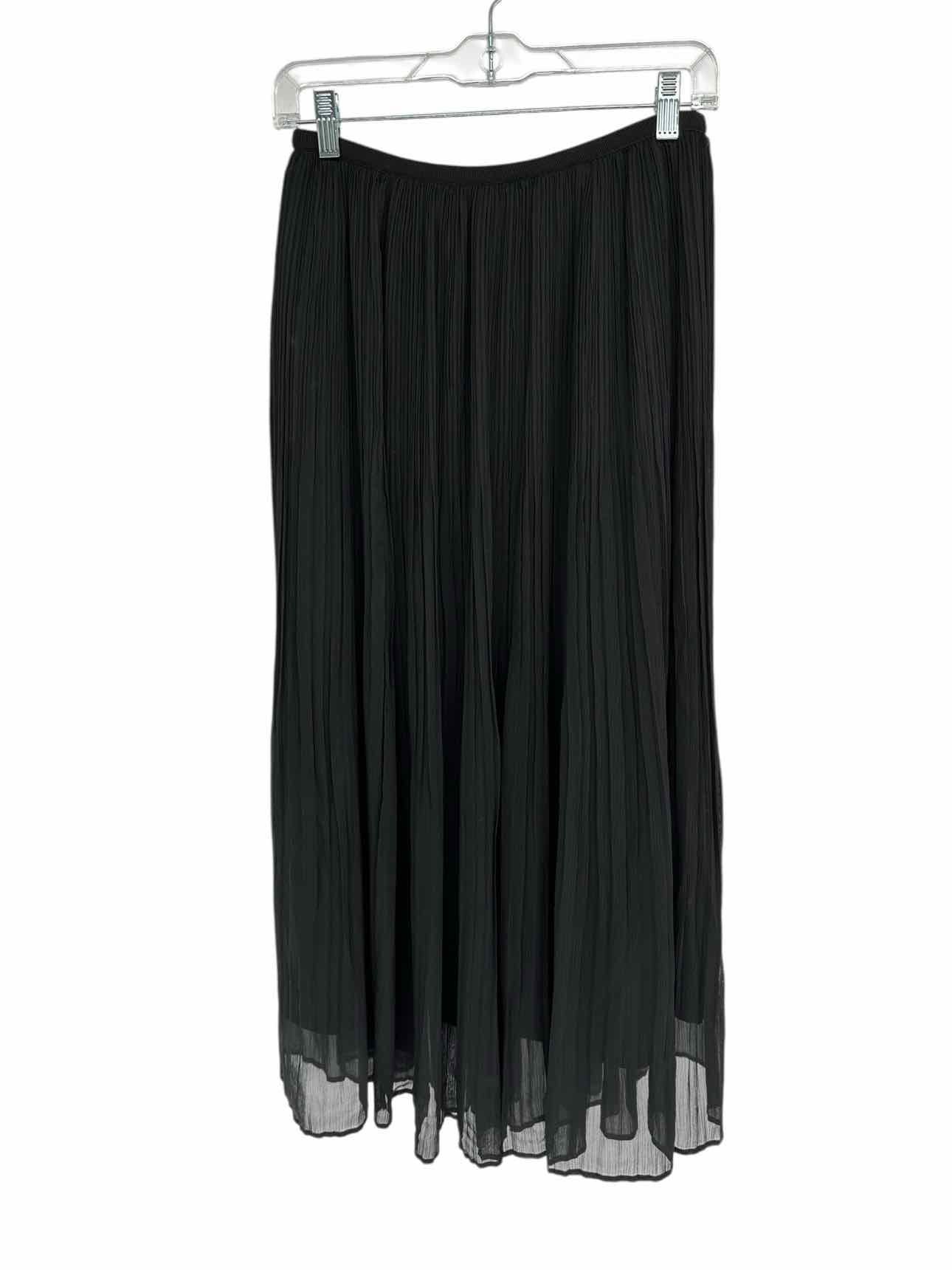 Uniqlo Black Midi Skirt Size M **NEW**