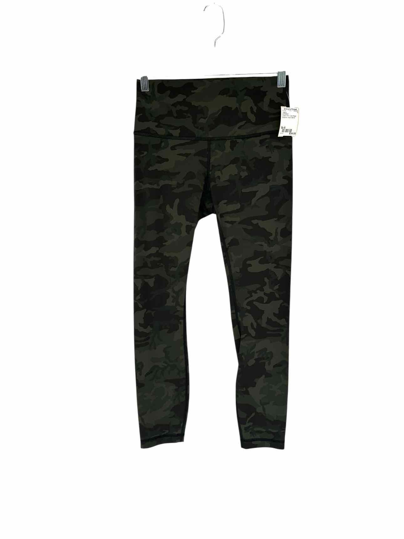 Lululemon Green Print Size 6 Legging