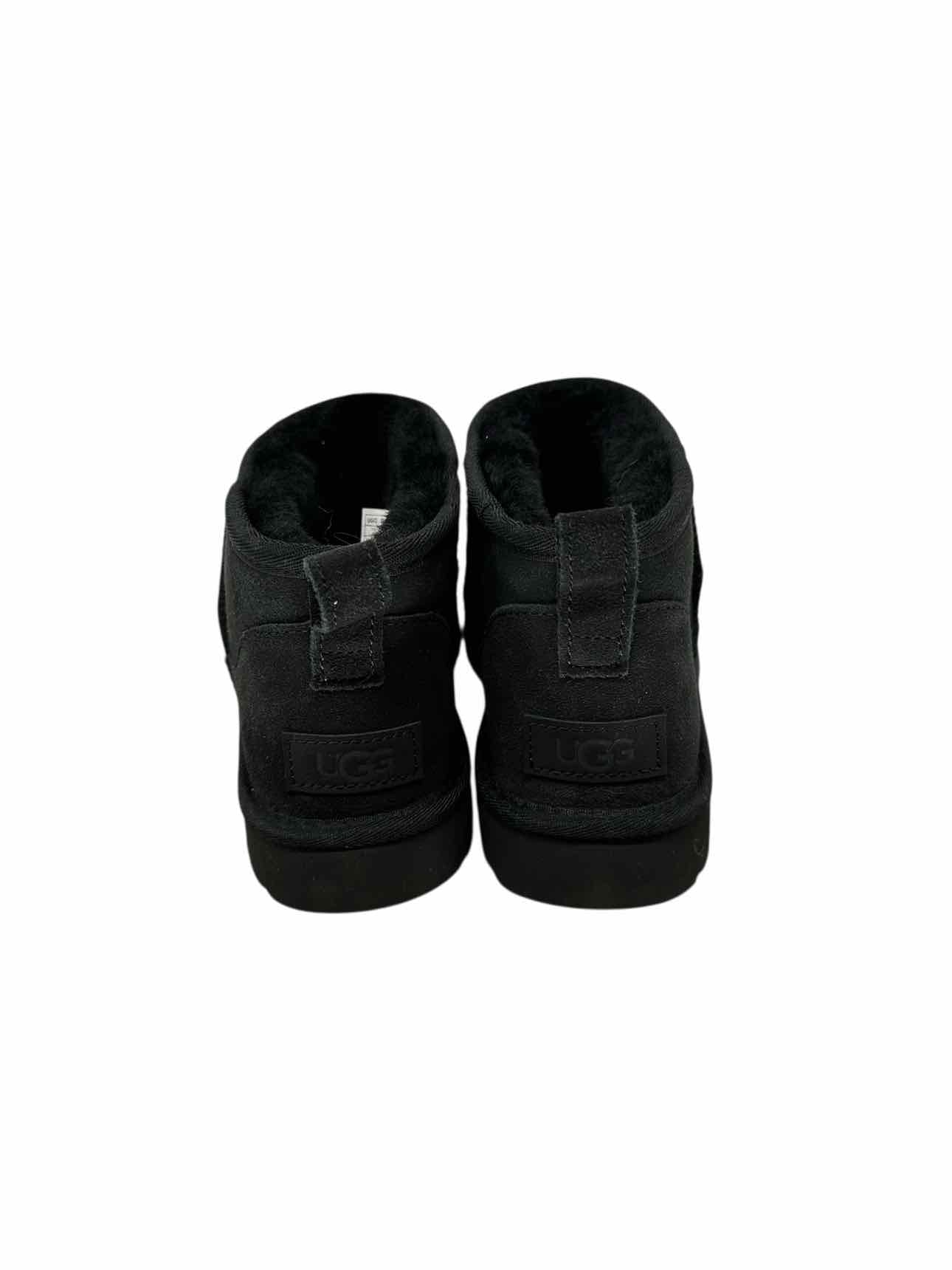 Ugg Black Ultra Mini Boots Shoe Size 9 **NEW**