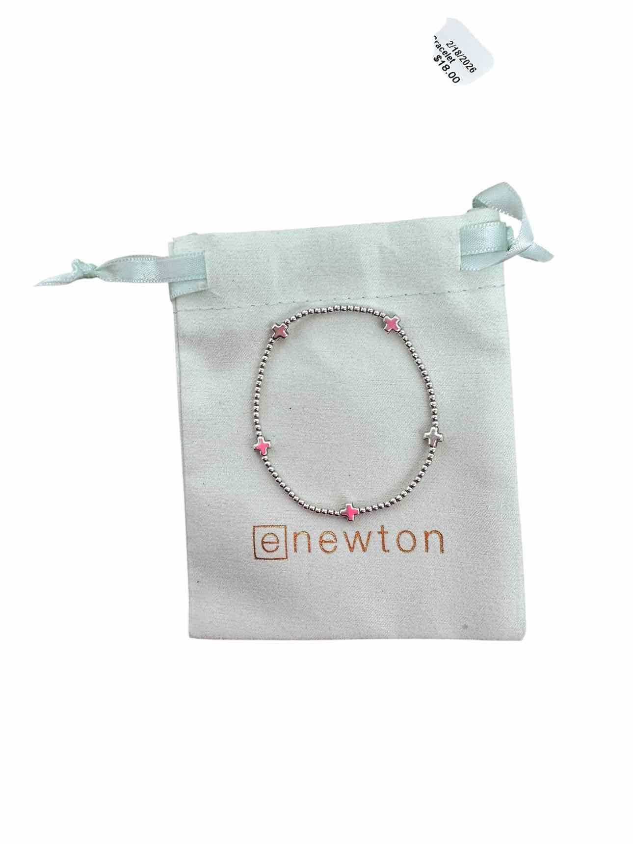 e newton Signature Cross Small Sterling 2 mm Bracelet