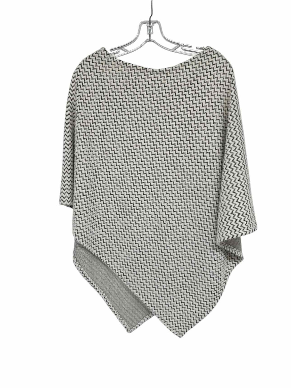 Coco +  Carmen White Size One Size Poncho **NEW**