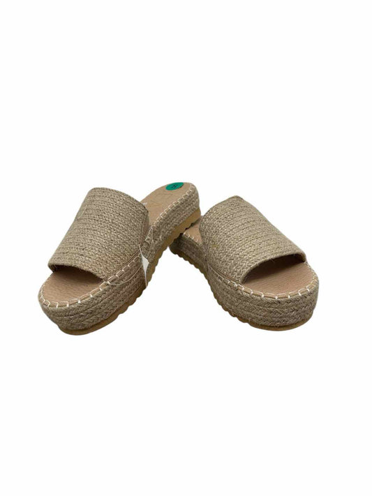 Beach By Matisse Beige Shoe Size 8 Sandals **NEW**