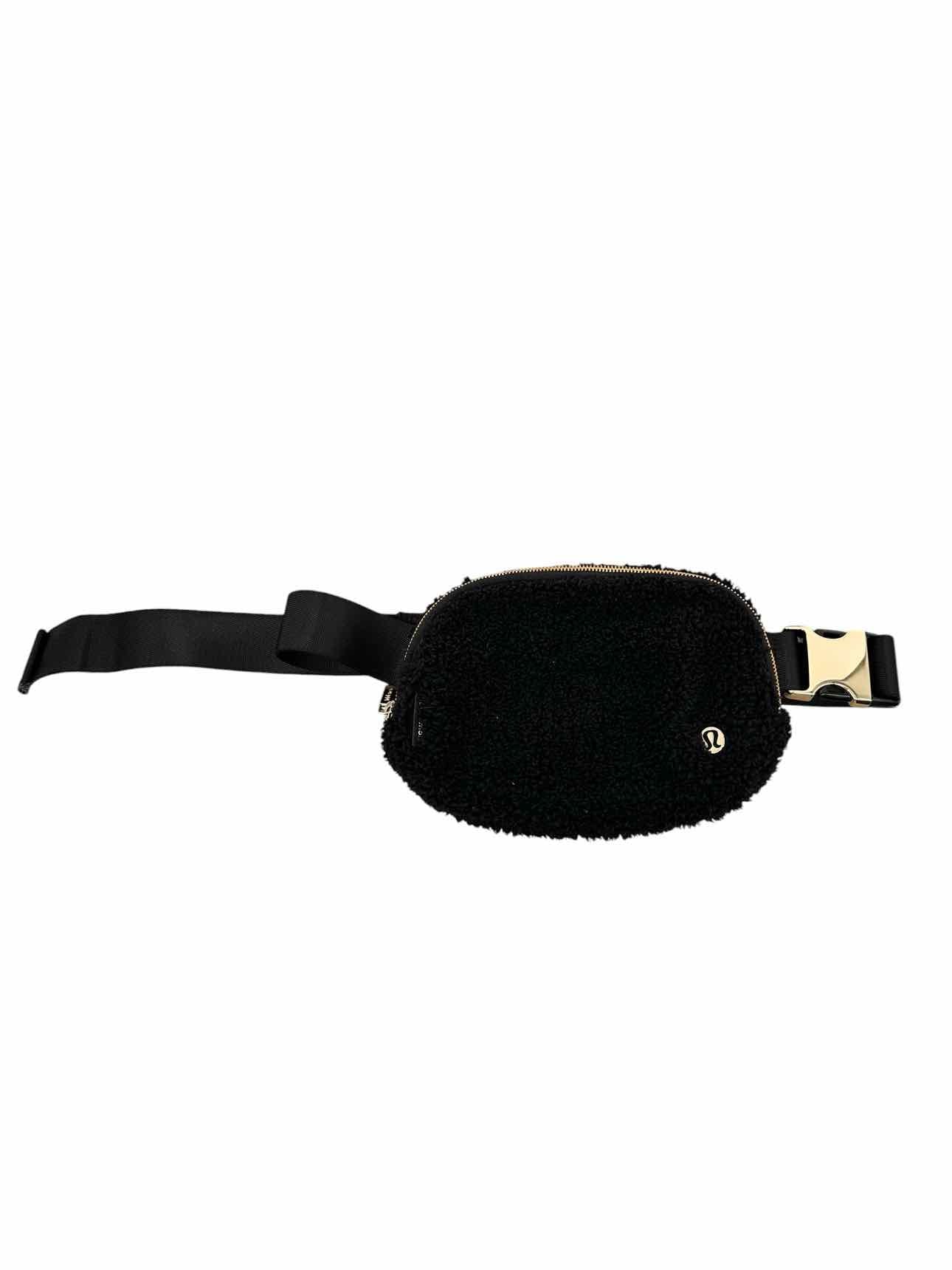 Lululemon Everywhere Belt Bag Black Sherpa Crossbody