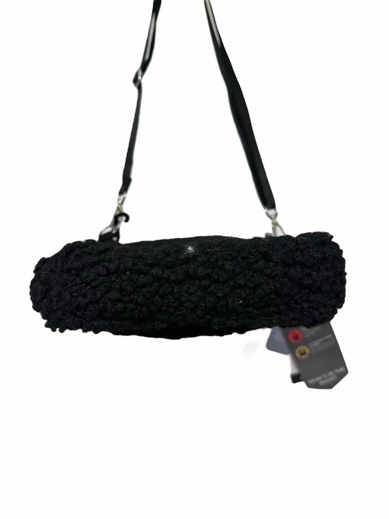Baggallini Modern Pocket Crossbody Black Sherpa **NEW**