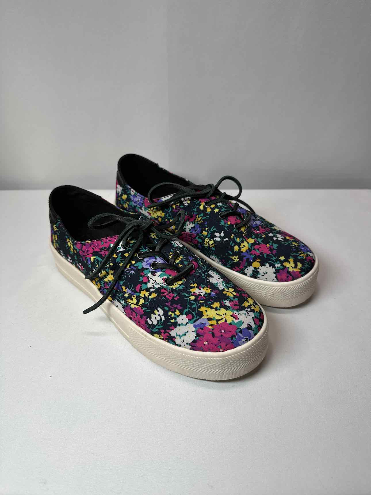 Kensie  Floral Sneakers