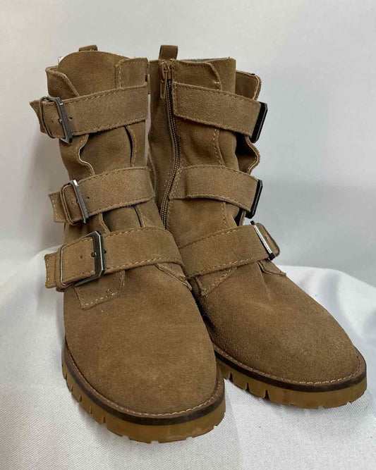 Crown Vintage Beige Boots